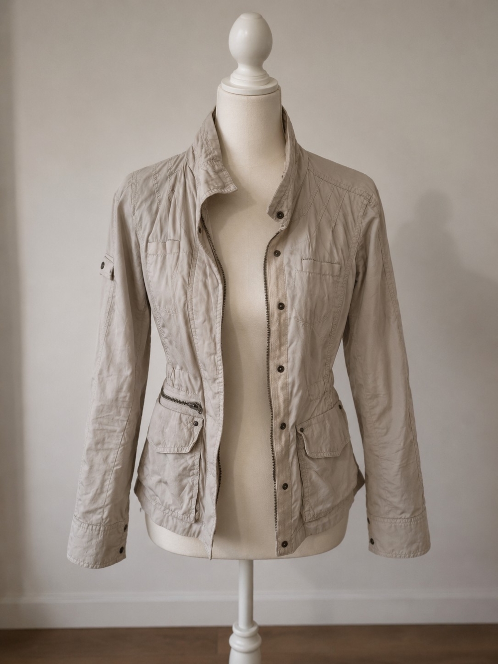 Express Women's Utility Jacket Beige/Tan Lightweight Zip Snap Front Safari Style